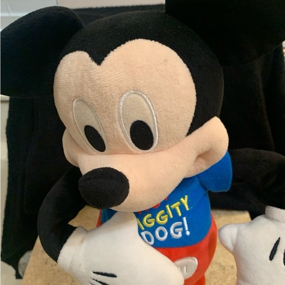 Mickey Mouse Clubhouse Motorized Hot Diggity Sing, Dance and Play Disney Hot Dog - Picture 8 of 12